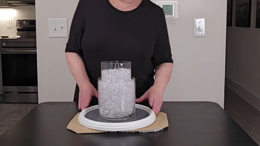 5 Elegant Holiday Vase Decorating Ideas Plus a Bonus DIY