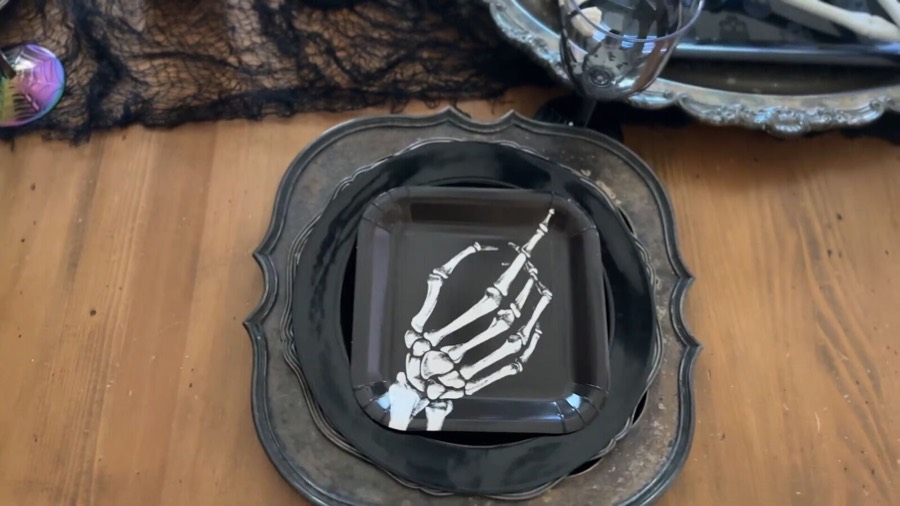 How to Set a Spooky Halloween Table on a Budget