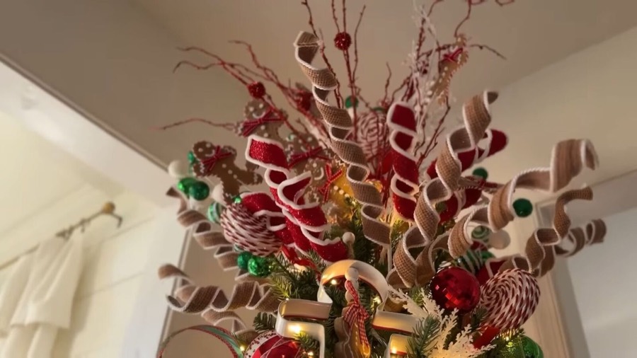 Christmas Kitchen Decor Ideas Full of Whimsy and Tradition